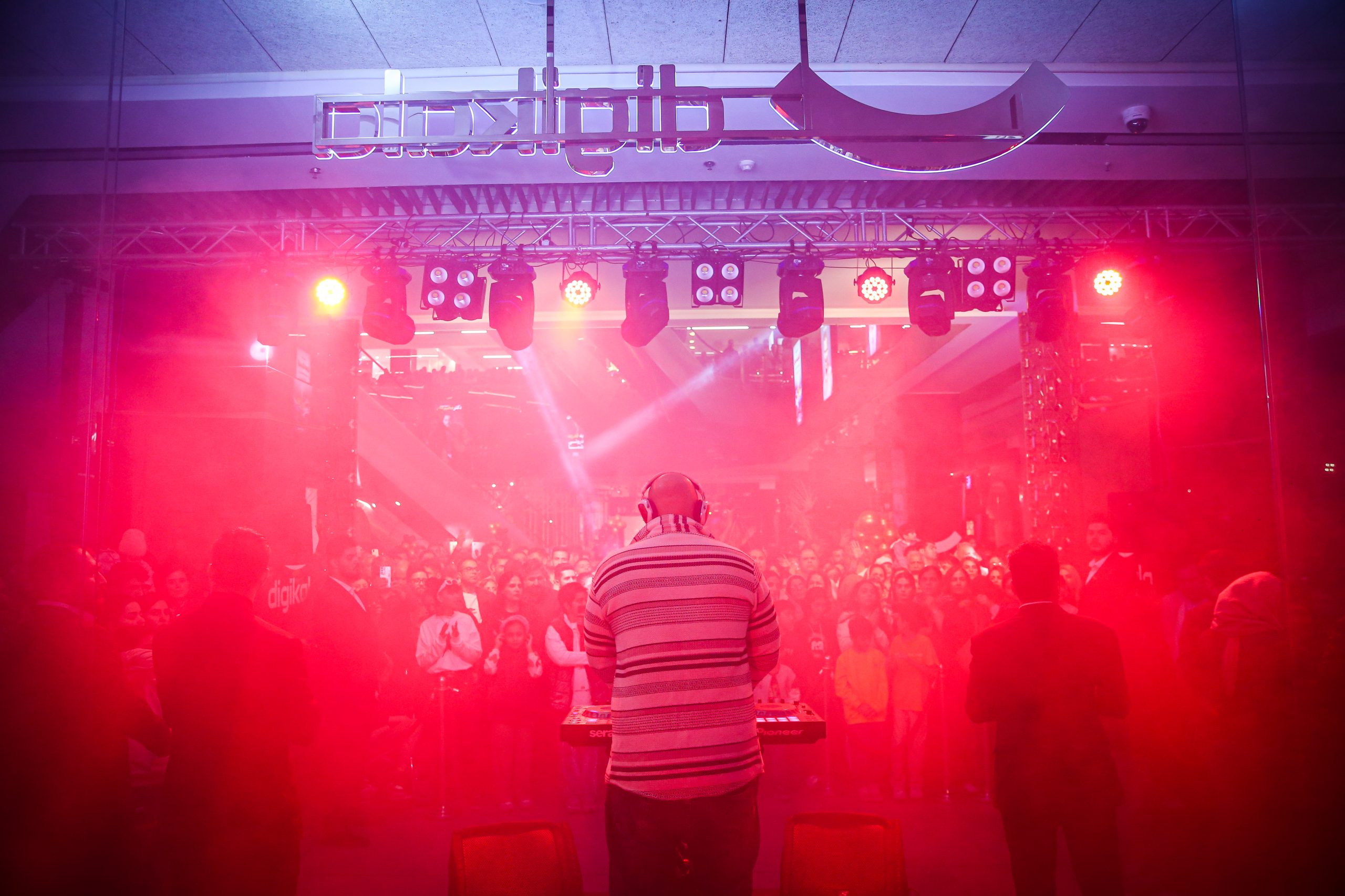 ساز لیانیک و اجرا محسن شریفیان