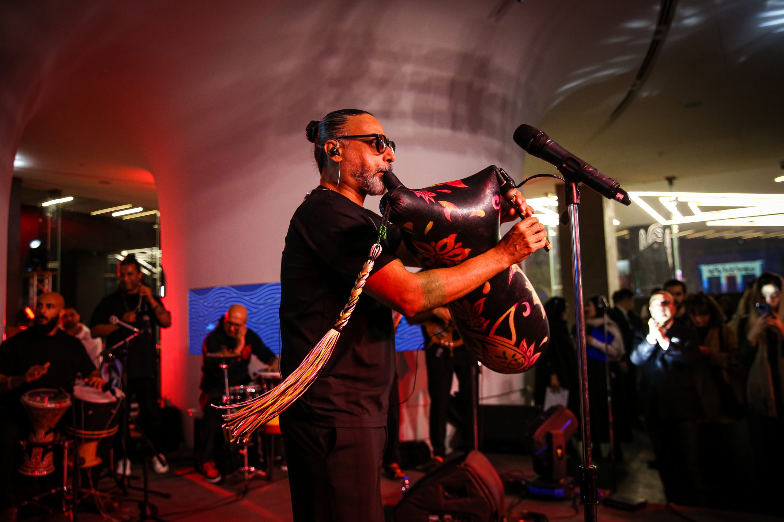 ساز لیانیک و اجرا محسن شریفیان